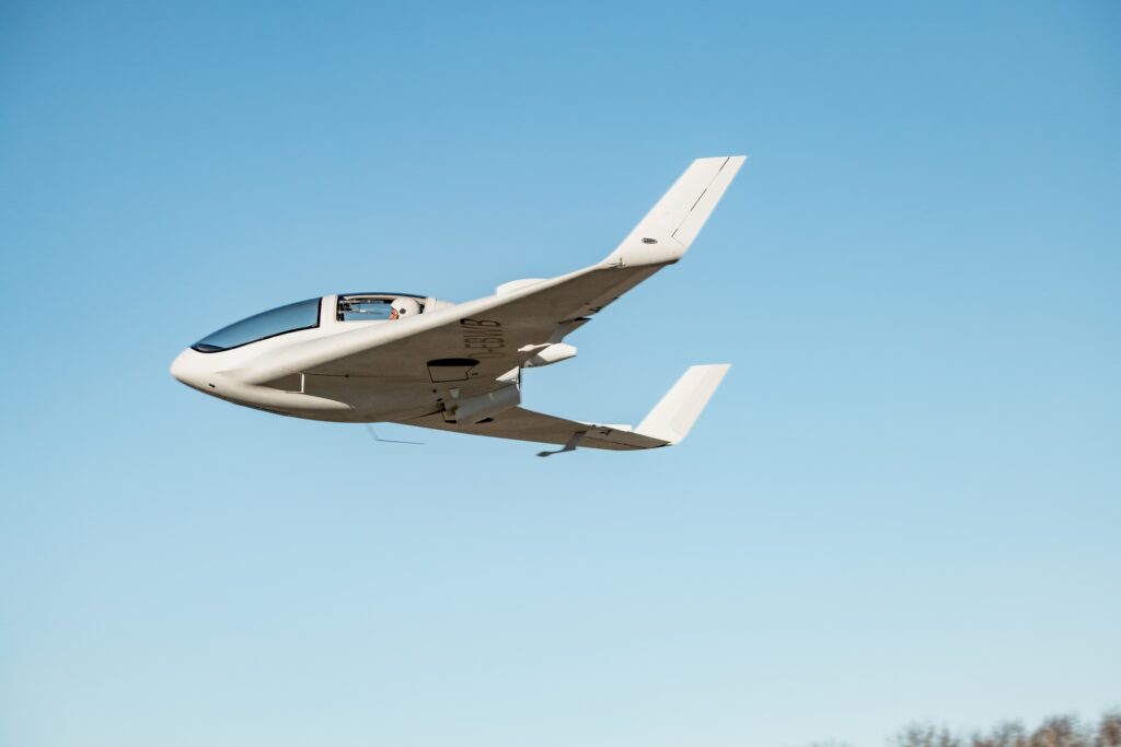 horten hx 2 flying overflight 3 klein